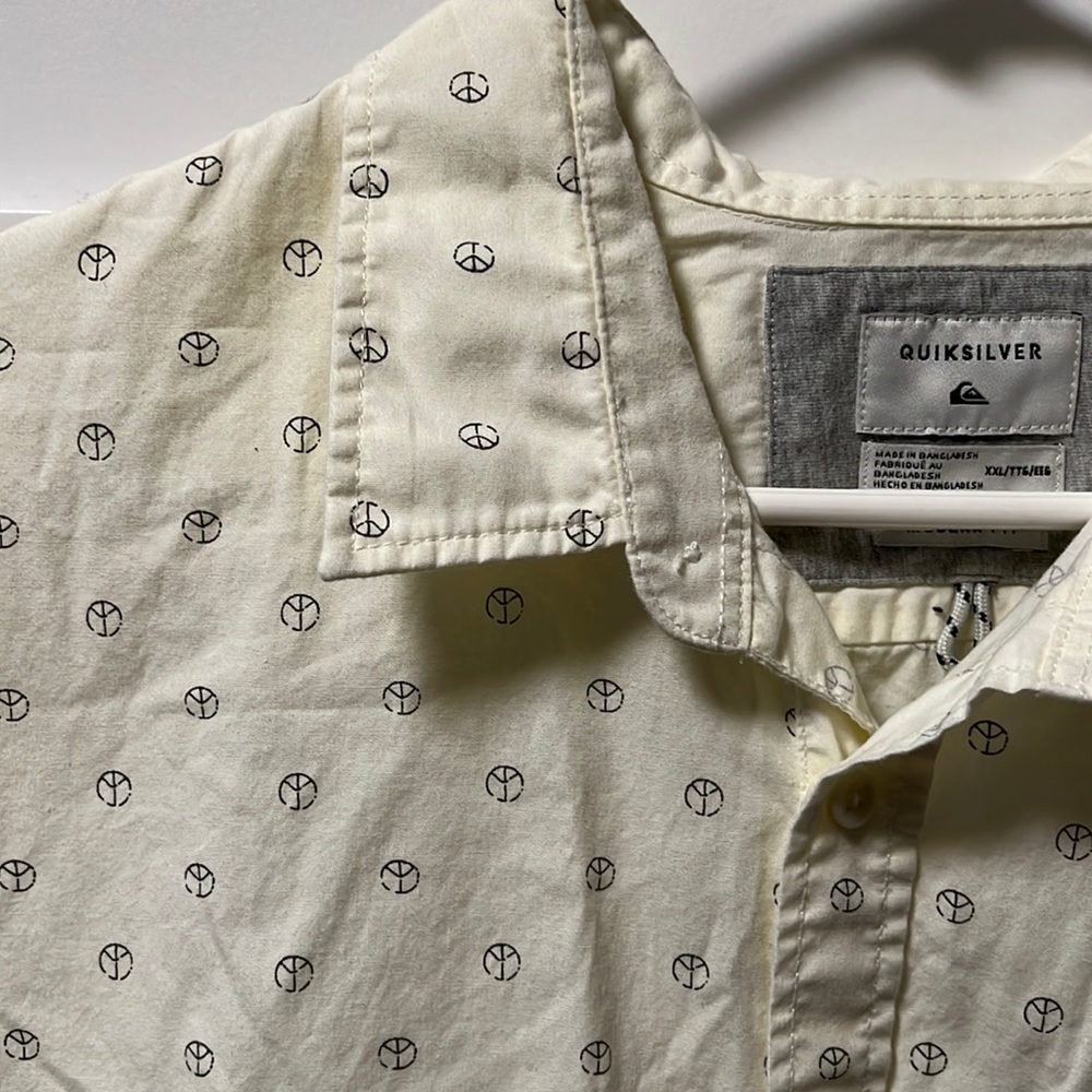 Quicksilver Peace Symbol Off-white Short Sleeve Button Down